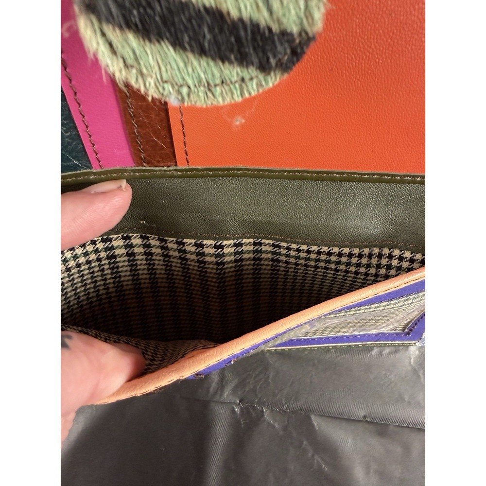 Soruka rare coveted one of a kind wallet and crossbody clutch. Missing strap. - Picture 16 of 16